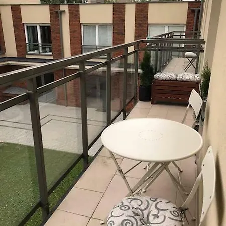 W Centrum Krakowa Ariańska 6 *